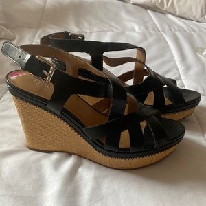Lightly used pumped up sandals. Cute and light for summer :)